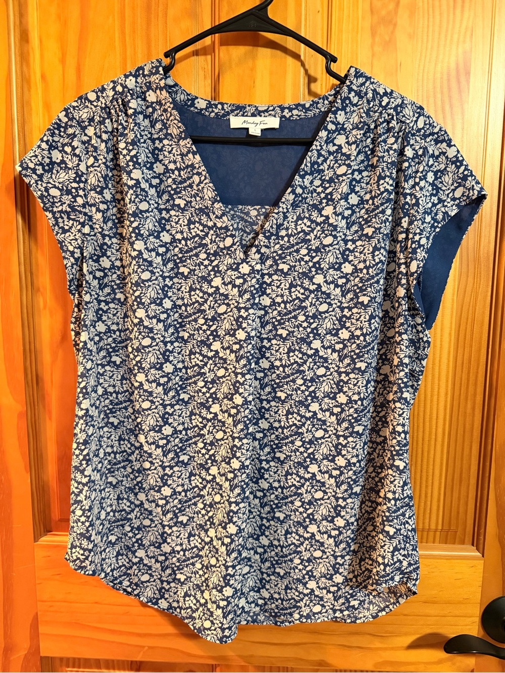 Madewell Blue Floral V-Neck Cap Sleeve Blouse